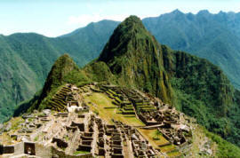 Перу, руины Мачу-Пикчу - город-крепость инков 14-15 вв