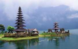 Остров Бали, храм Братан на озере Братан