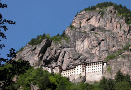 Трабзон, греческий монастырь построенный на отвесной скале - Монастырь черной горы, или Сумела